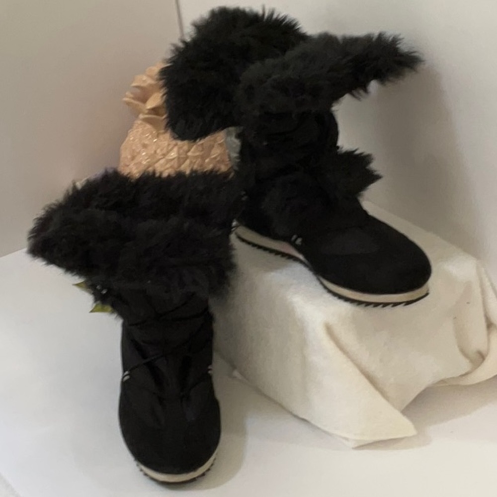 BAMBOO WINTER BOOTS SIZE 9
